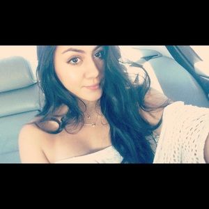 Meet your Posher, Leticia